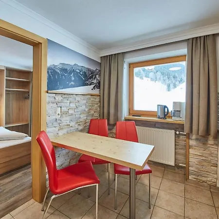 Ski & Bike Appartements Forsthaus *