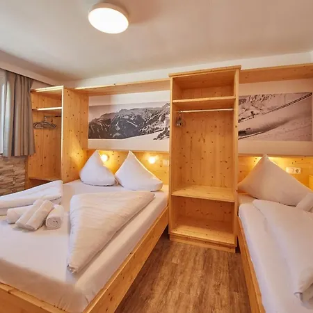 Ski & Bike Appartements Forsthaus Saalbach-Hinterglemm