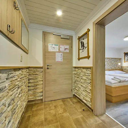 Ski & Bike Appartements Forsthaus Apartment *